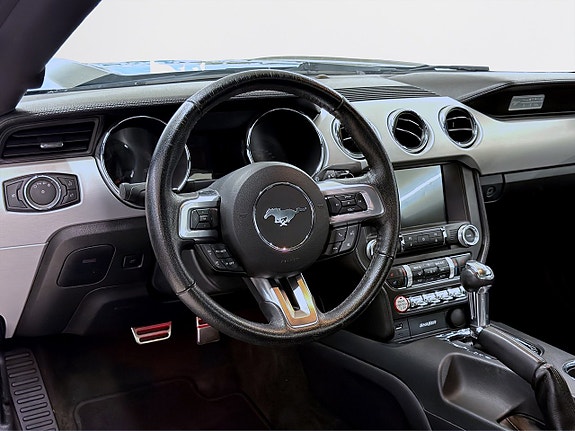 Ford Mustang 14 of 16