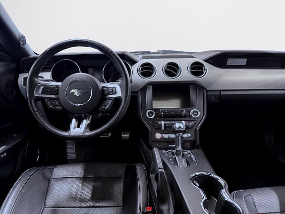 Ford Mustang 10 of 16