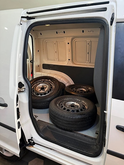 Volkswagen Caddy 12 of 12
