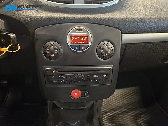 Renault Clio 12 of 12