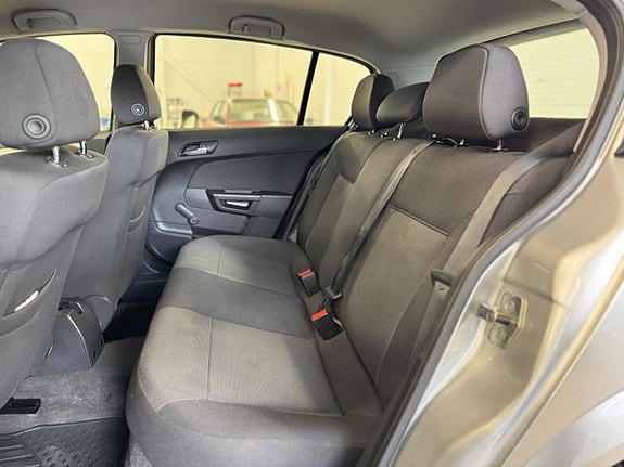 Opel Astra 13 of 21