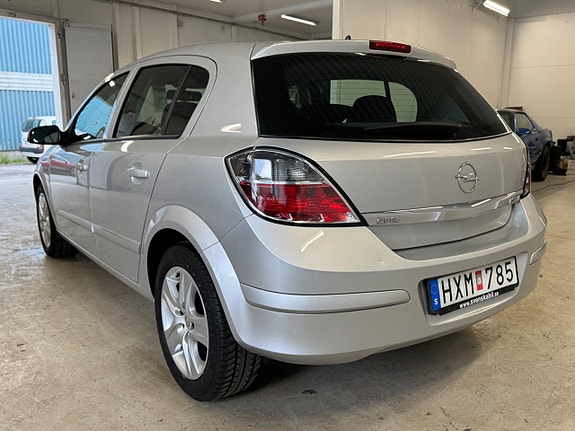 Opel Astra 6 of 21