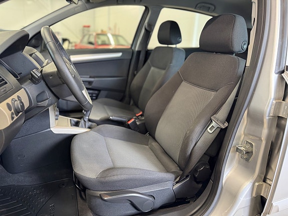 Opel Astra 14 of 21