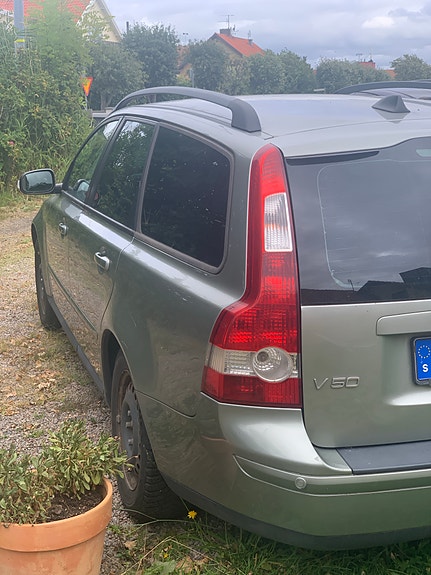 Volvo V50 3 of 7