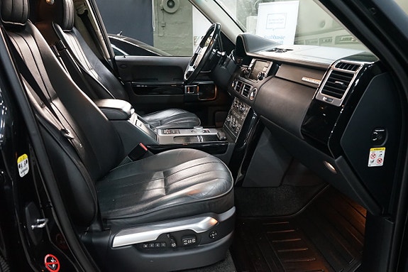Land Rover Range Rover 11 of 16