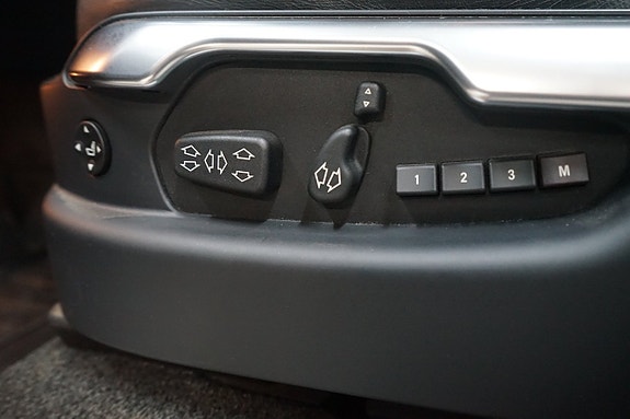Land Rover Range Rover 8 of 16