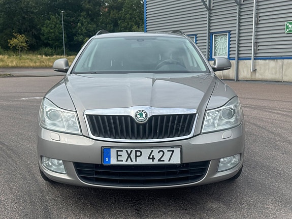 Skoda Octavia 2 of 23