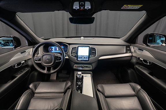 Volvo XC90 15 of 30