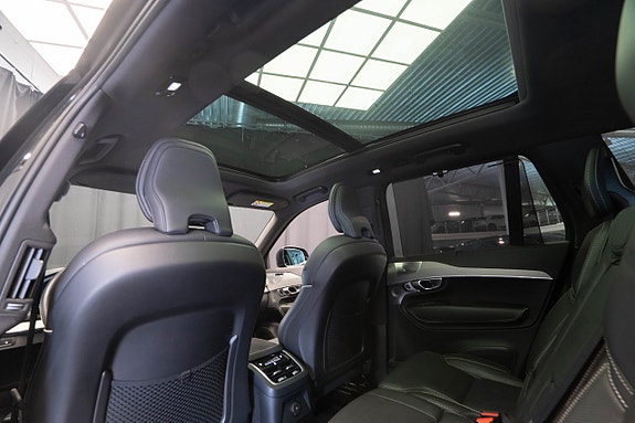 Volvo XC90 29 of 30