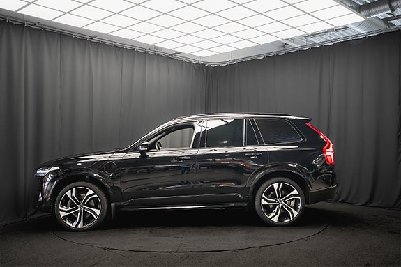 Volvo XC90 10 of 30