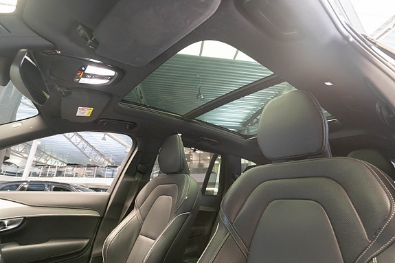 Volvo XC90 12 of 30
