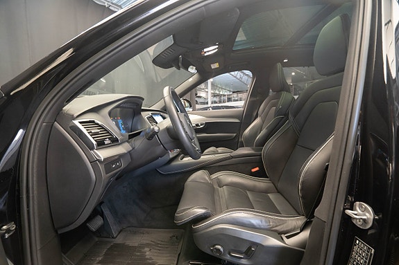Volvo XC90 18 of 30
