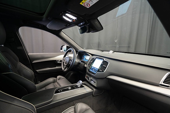 Volvo XC90 19 of 30