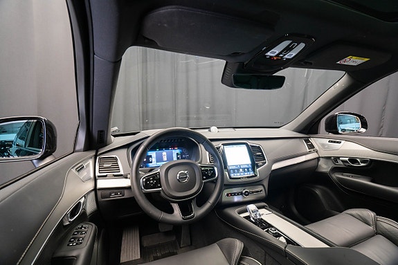 Volvo XC90 11 of 30