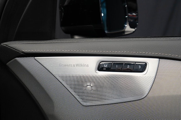 Volvo XC90 23 of 30