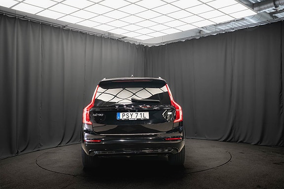 Volvo XC90 8 of 30
