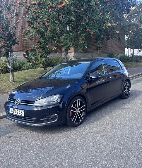Volkswagen Golf VII 2 of 3