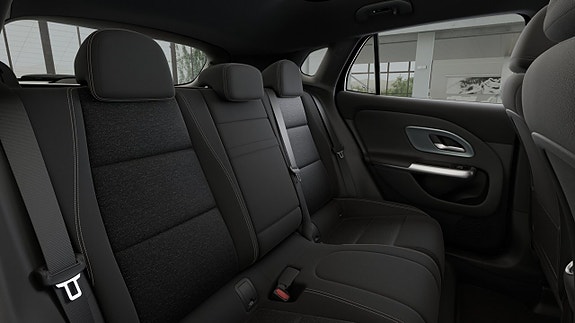 Mercedes-Benz GLA250 7 of 8