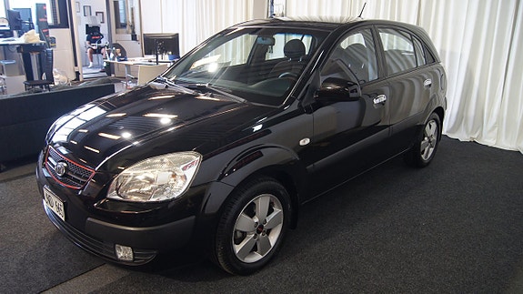 Kia Rio 4 of 10