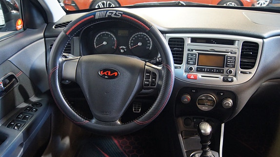 Kia Rio 8 of 10