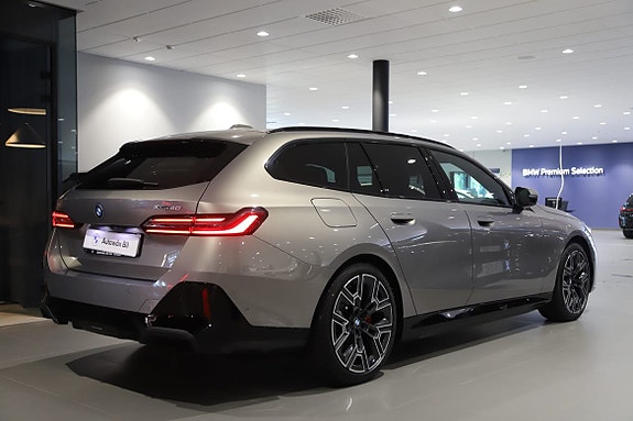 BMW i5 8 of 14
