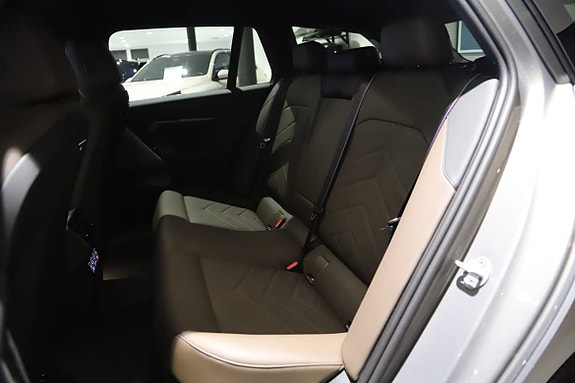 BMW i5 11 of 14