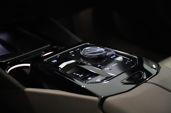 BMW i5 13 of 14