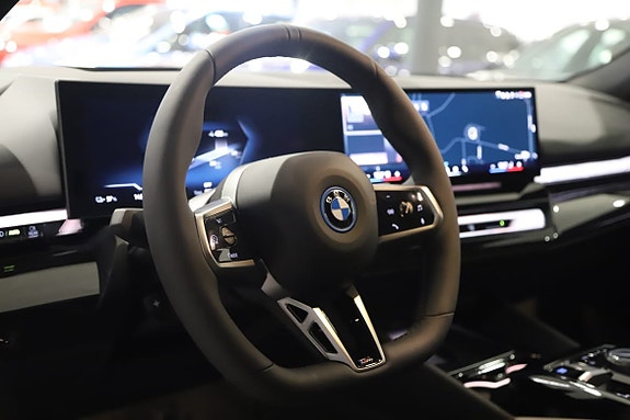 BMW i5 12 of 14