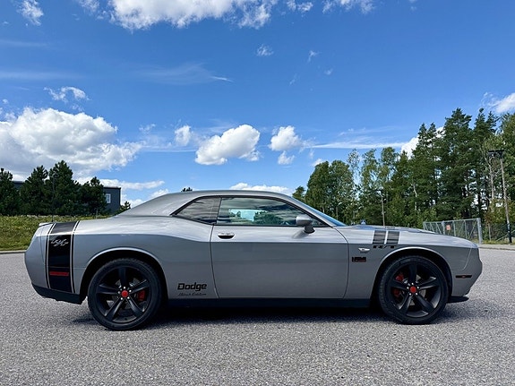 Dodge Challenger 8 of 15