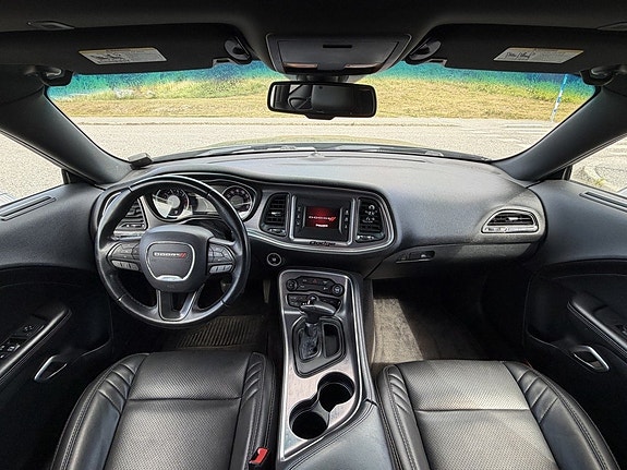 Dodge Challenger 12 of 15