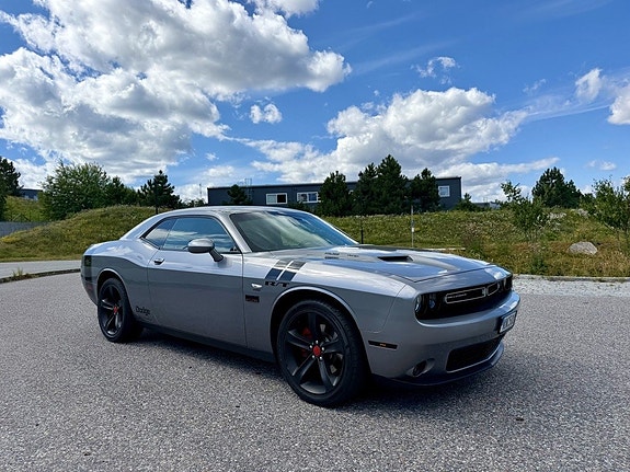 Dodge Challenger 9 of 15