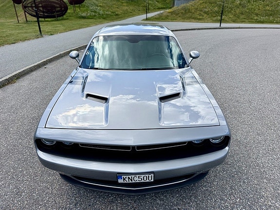 Dodge Challenger 4 of 15