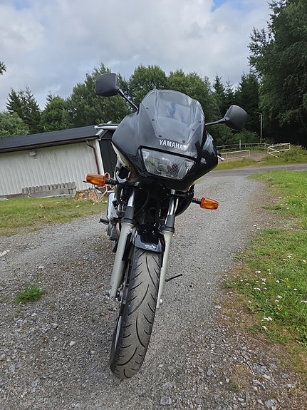 Yamaha XJ600S RJ011 2 of 5