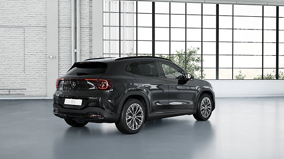 Mercedes-Benz GLA250 3 of 8