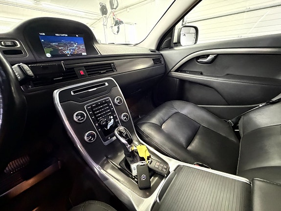 Volvo XC70 23 of 30