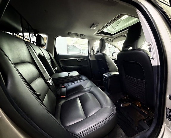 Volvo XC70 20 of 30
