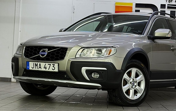Volvo XC70 2 of 30