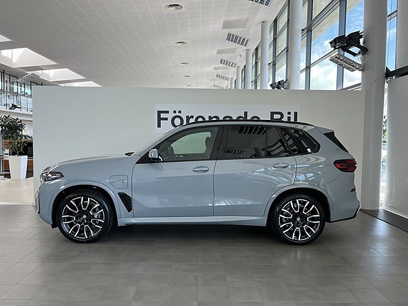 BMW X5 3 of 17