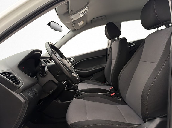 Hyundai i20 10 of 28
