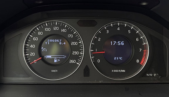Volvo V70 14 of 22