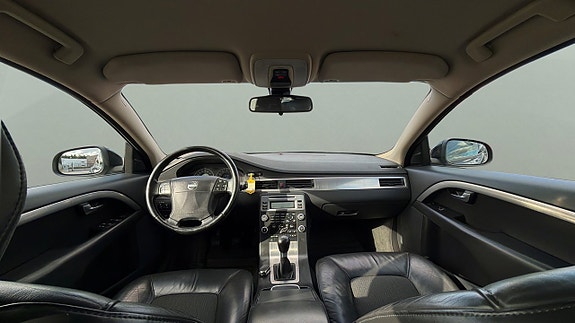 Volvo V70 10 of 22
