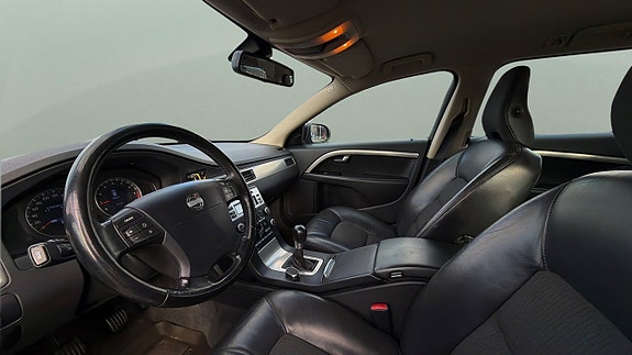 Volvo V70 9 of 22