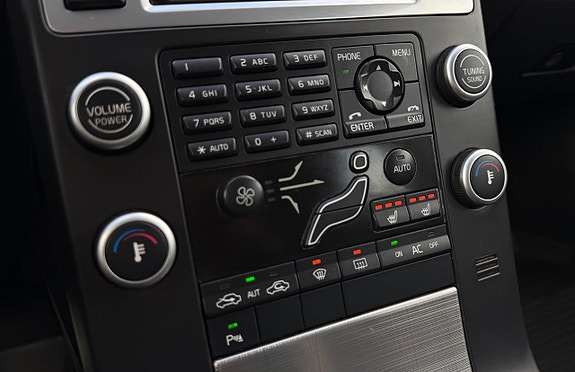 Volvo V70 13 of 22