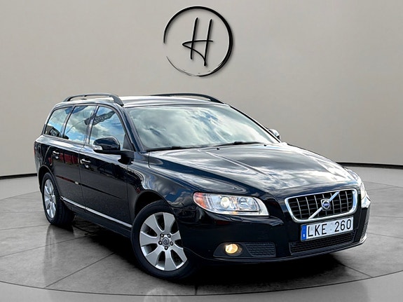 Volvo V70 2 of 22