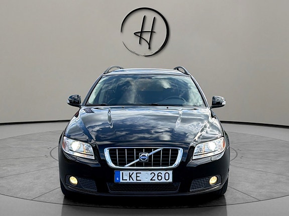 Volvo V70 3 of 22