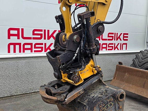 CAT 313 D 9 of 11