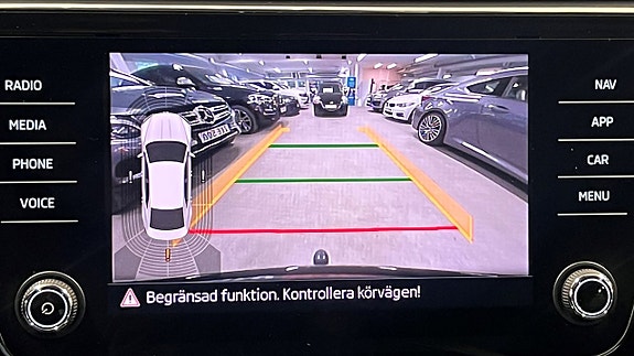 Skoda Superb 16 of 27