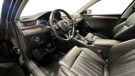 Skoda Superb 8 of 27