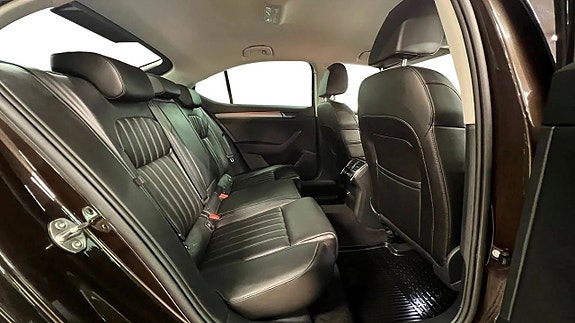 Skoda Superb 13 of 27