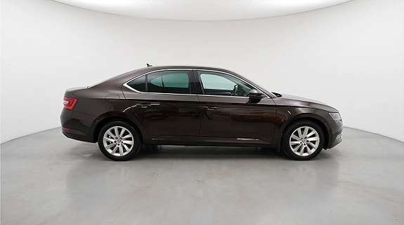 Skoda Superb 3 of 27